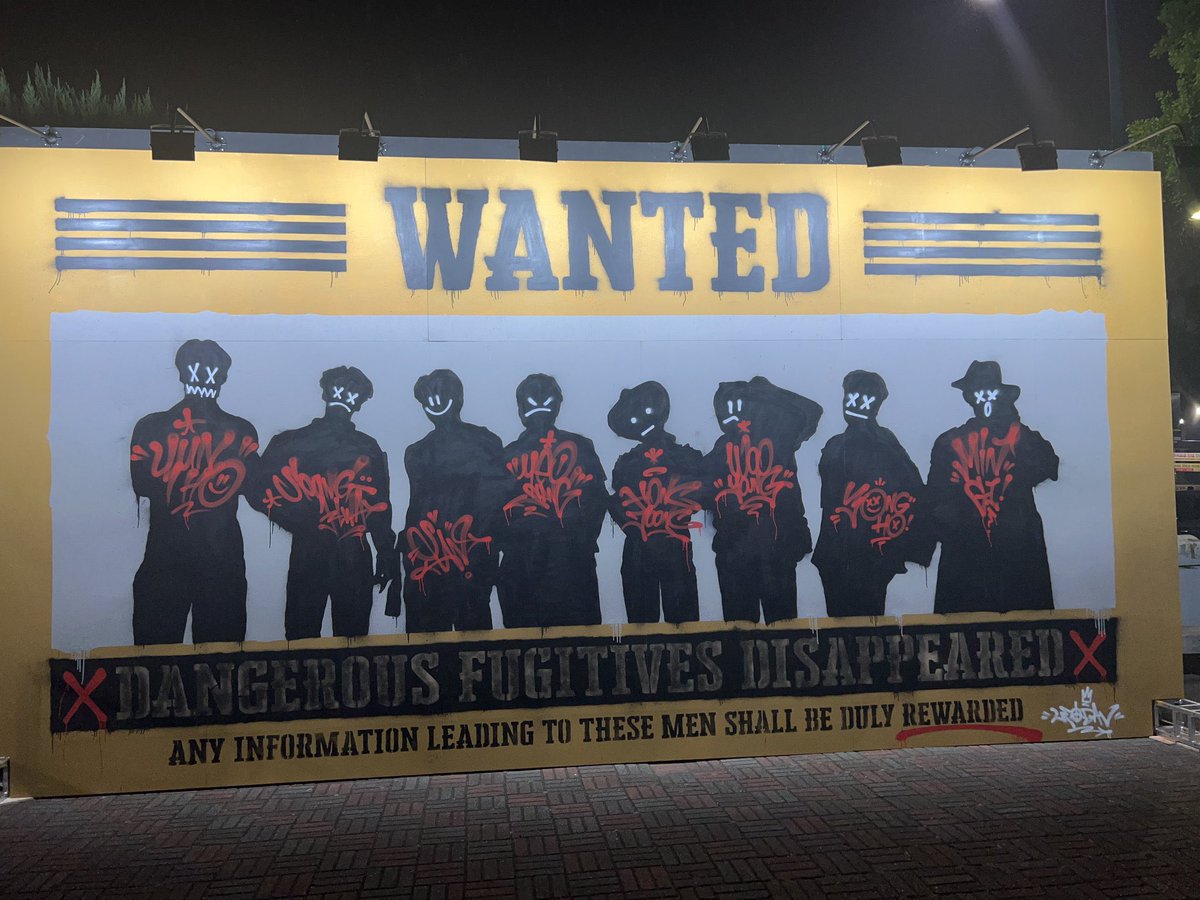and then there’s atinys who saw this outside the ateez concert venue and still went in😭
