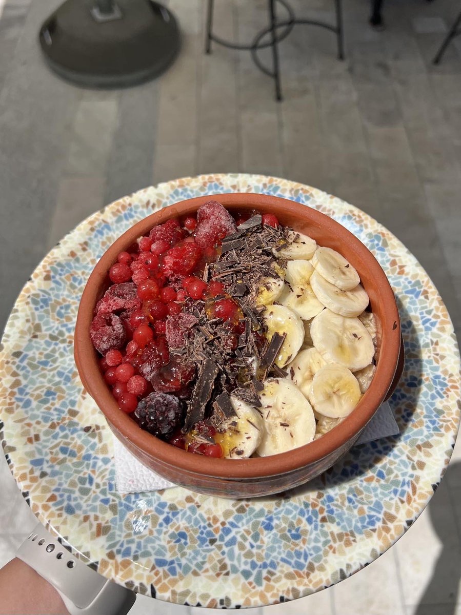 BoskoObradovic's tweet image. Ресторан домаће кухиње "Јелички врт" располаже богатом понудом за доручак: комплет лепиње, слани и слатки уштипци, овсене пахуљице са шумским воћем, бананом и чоколадом, јаја са сланином и кобасицом... Искочите из свакодневице у природу и друштво "Јеличког врта"! Добро дошли!