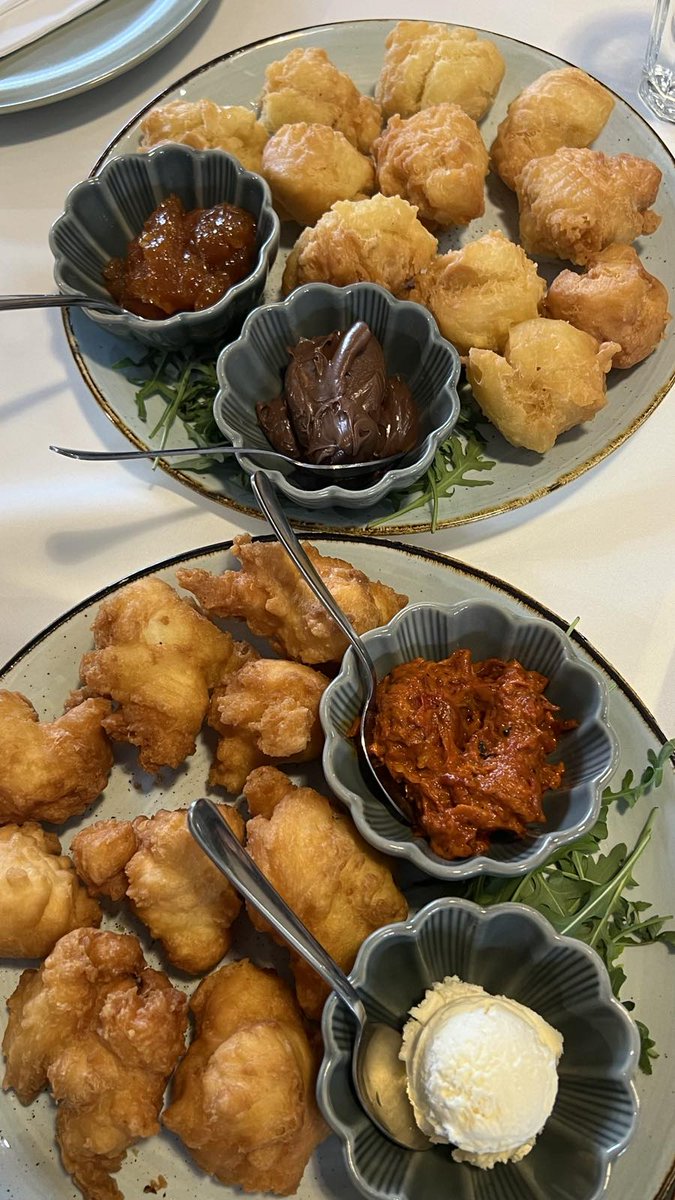 BoskoObradovic's tweet image. Ресторан домаће кухиње "Јелички врт" располаже богатом понудом за доручак: комплет лепиње, слани и слатки уштипци, овсене пахуљице са шумским воћем, бананом и чоколадом, јаја са сланином и кобасицом... Искочите из свакодневице у природу и друштво "Јеличког врта"! Добро дошли!