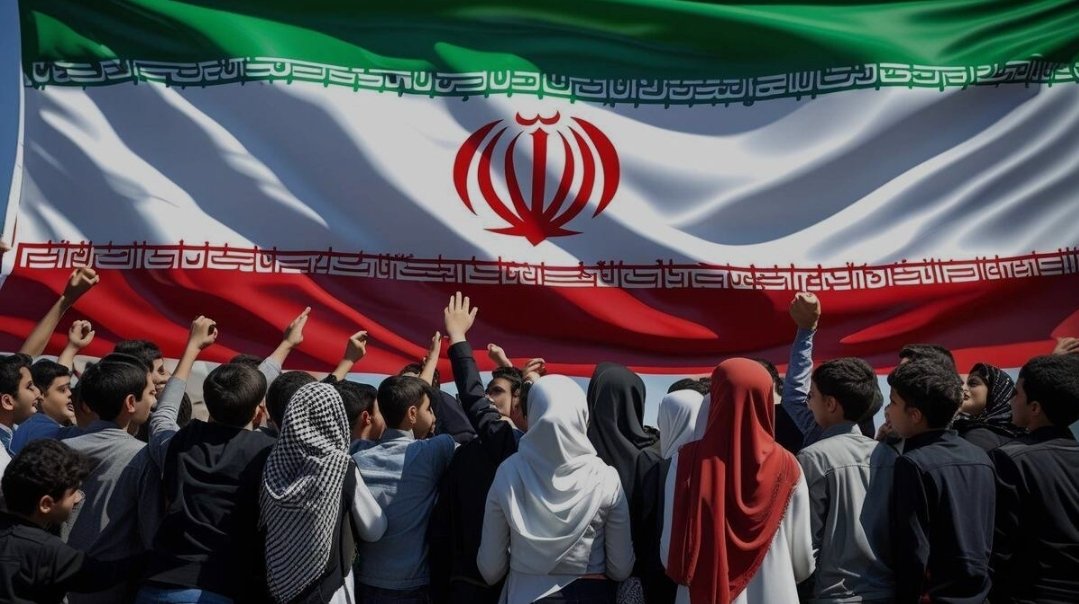 Aramesh_80's tweet image. ادبیات مشترک همه ما یه چیزه
این پرچم بربلندای قله اقتدار نصب بشه
#ایران_قوی
#ایران_جاودان