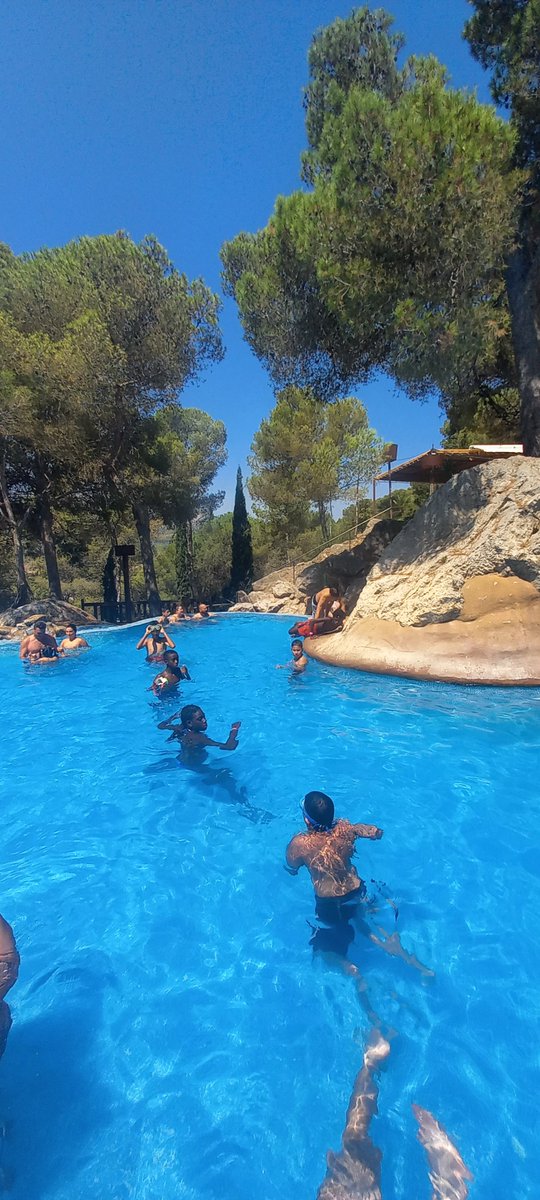 Càritas Diocesana de Girona (@caritasgirona) on Twitter photo INFÀNCIA JOVES FAMÍLIA | Els joves del SIE de Torroella de Montgrí comencen l’estiu a les piscines i tobogans del càmping Castell Montgrí! ☀️
Gràcies al <a href="/AjTorroella/">Ajuntament de Torroella de Montgrí</a> i al càmping per fer-ho possible!
#SIEestiu #HiHaEsperança INFÀNCIA JOVES FAMÍLIA | Els joves del SIE de Torroella de Montgrí comencen l’estiu a les piscines i tobogans del càmping Castell Montgrí! ☀️
Gràcies al <a href="/AjTorroella/">Ajuntament de Torroella de Montgrí</a> i al càmping per fer-ho possible!
#SIEestiu #HiHaEsperança