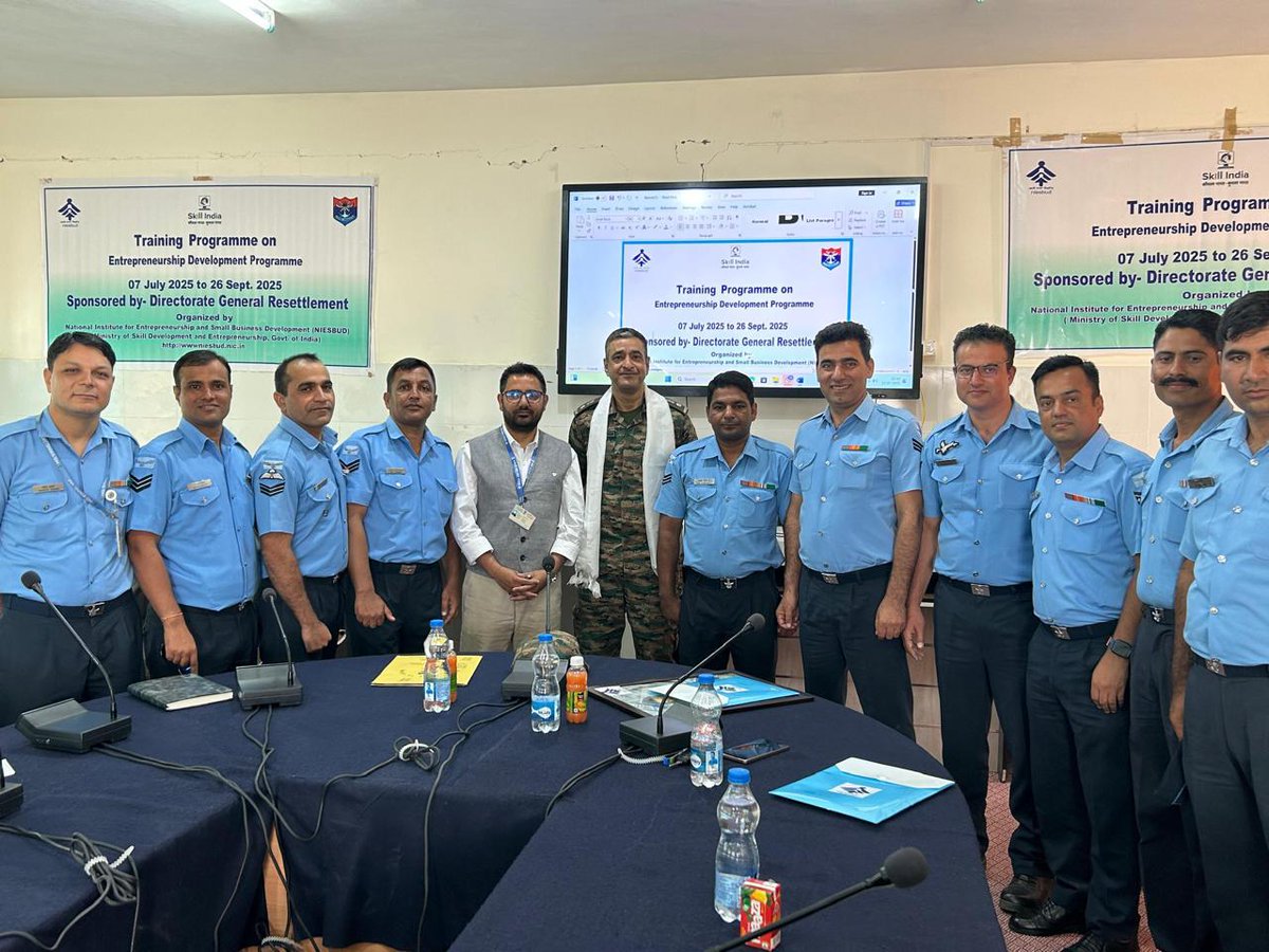 dgrIndia's tweet photo. A DGR initiative to prepare retiring soldiers for the second innings.
https://t.co/nrOUOf2k01
#NorthernComd_IA
#firefurycorps_IA
#NIESBUDNOIDA https://t.co/ChLfzO1DtR