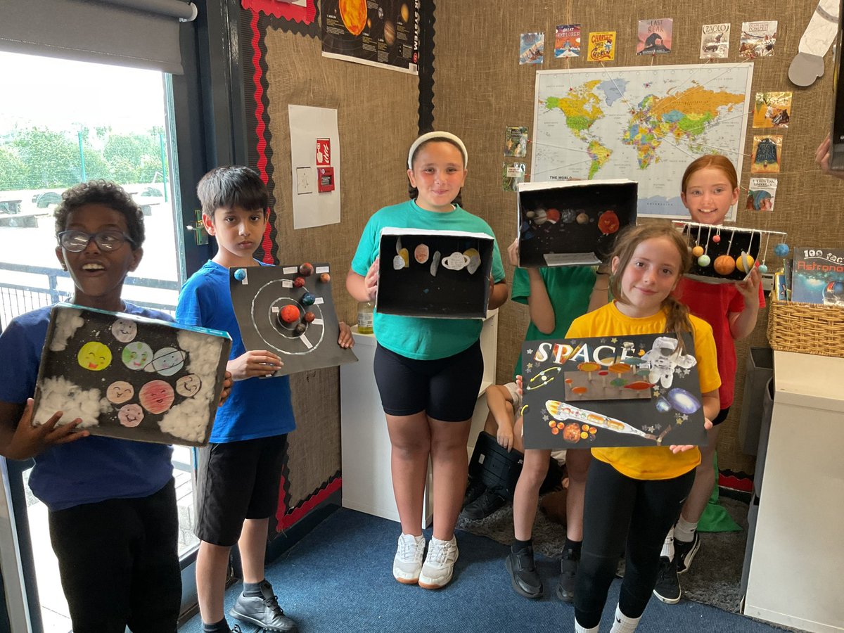 LindenRDCedar's tweet photo. Presenting their Space homework projects to the class #lindenlearning #lindenroadacademycedar #LindenScience #LindenOracy #LindenPersonalDevelopment https://t.co/42LvVOcSWG