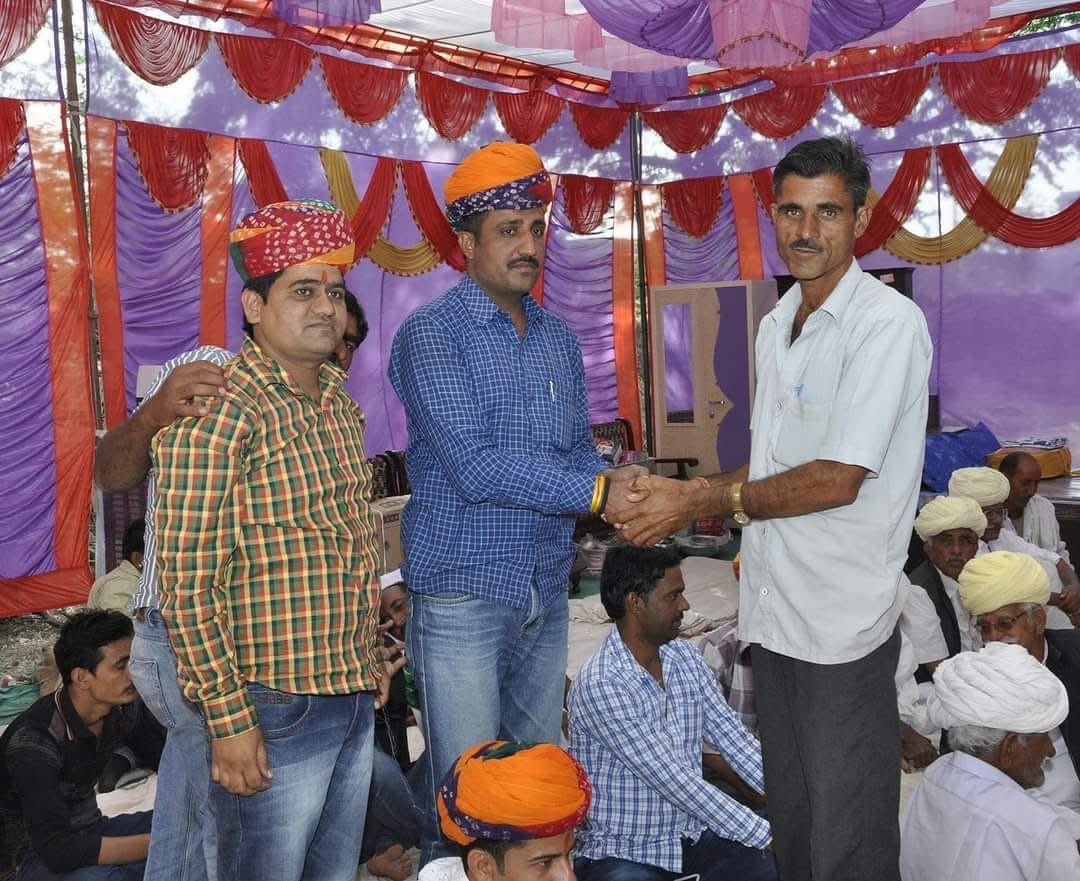 Ramchandra Jalwaniya (@rc_jalwaniya) on Twitter photo किसान छात्रसंघ के पूर्व अध्यक्ष बावड़ी प्रधान सीनियर बोस <a href="/Rajuramkhoja87/">Rajuram khoja</a> साहब को जन्मदिन की हार्दिक शुभकामनाएँ 🎉 किसान छात्रसंघ के पूर्व अध्यक्ष बावड़ी प्रधान सीनियर बोस <a href="/Rajuramkhoja87/">Rajuram khoja</a> साहब को जन्मदिन की हार्दिक शुभकामनाएँ 🎉
