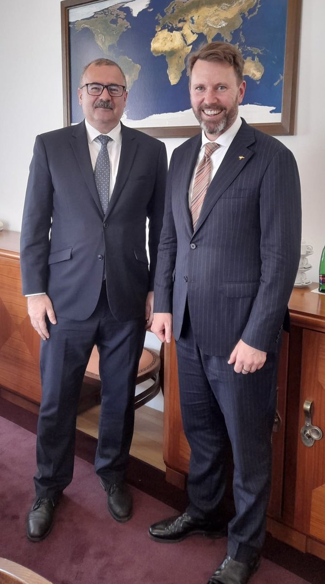 Pavel Žáček (@pavelzacek_69) on Twitter photo Opět jsem jménem výboru pro bezpečnost <a href="/snemovna/">Poslanecká sněmovna ČR</a> přijal <a href="/AusAmbPoland/">Benjamin Hayes</a> velvyslance J.E. Benjamina Hayese. Pokračovali jsme v diskusi o skvělých 🇨🇿🤝🇦🇺 vztazích, spolupráci (i budoucí) v oblasti bezpečnosti a obrany, posunech na globální scéně, nejen v oblasti Indo-Pacifiku či 🇺🇦👍 Opět jsem jménem výboru pro bezpečnost <a href="/snemovna/">Poslanecká sněmovna ČR</a> přijal <a href="/AusAmbPoland/">Benjamin Hayes</a> velvyslance J.E. Benjamina Hayese. Pokračovali jsme v diskusi o skvělých 🇨🇿🤝🇦🇺 vztazích, spolupráci (i budoucí) v oblasti bezpečnosti a obrany, posunech na globální scéně, nejen v oblasti Indo-Pacifiku či 🇺🇦👍