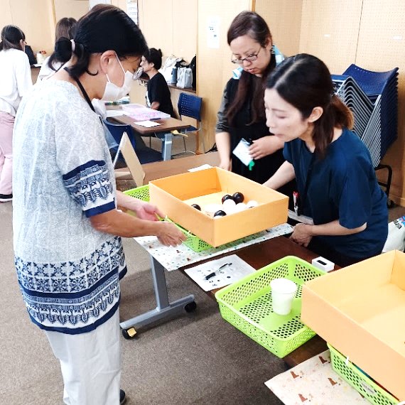 shikisyakyo's tweet image. こんにちは!宗岡地区放課後志木っ子タイムです。
職員勉強会で「放課後志木っ子タイムフェス」(11/14県民の日に開催!)の大人バージョン「おとなフェス」を開催しました。
主役となるこどもたちの気持ちに気づく良い機会となりました。
#志木市 #社協 #放課後志木っ子タイム #こどもの居場所