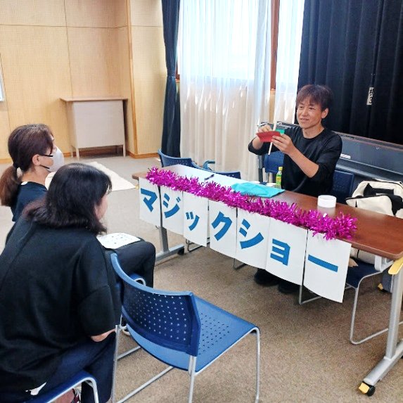 shikisyakyo's tweet image. こんにちは!宗岡地区放課後志木っ子タイムです。
職員勉強会で「放課後志木っ子タイムフェス」(11/14県民の日に開催!)の大人バージョン「おとなフェス」を開催しました。
主役となるこどもたちの気持ちに気づく良い機会となりました。
#志木市 #社協 #放課後志木っ子タイム #こどもの居場所