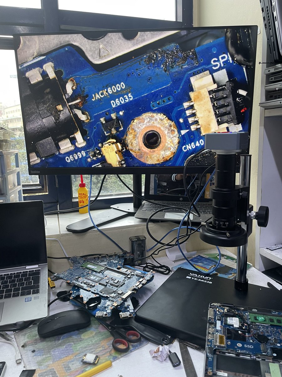 madibatrades's tweet image. 💥 Spillage Alert! 💦
This is what liquid damage does to your motherboard! 😱
But don’t panic — we’re here to bring your laptop back to life! 💻✨
#LaptopRepair #WaterDamageFix #TechRescue