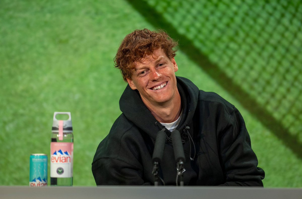 SinnerFrance's tweet image. Jannik Sinner devient le 5ème joueur de l’histoire à atteindre les 12 000 points au classement ATP (12 030) ⭐️
Les quatre autres joueurs sont :
- Novak Djokovic
- Rafael Nadal
- Roger Federer
- Andy Murray
Pas si mal comme compagnie.
(@OptaAce)
