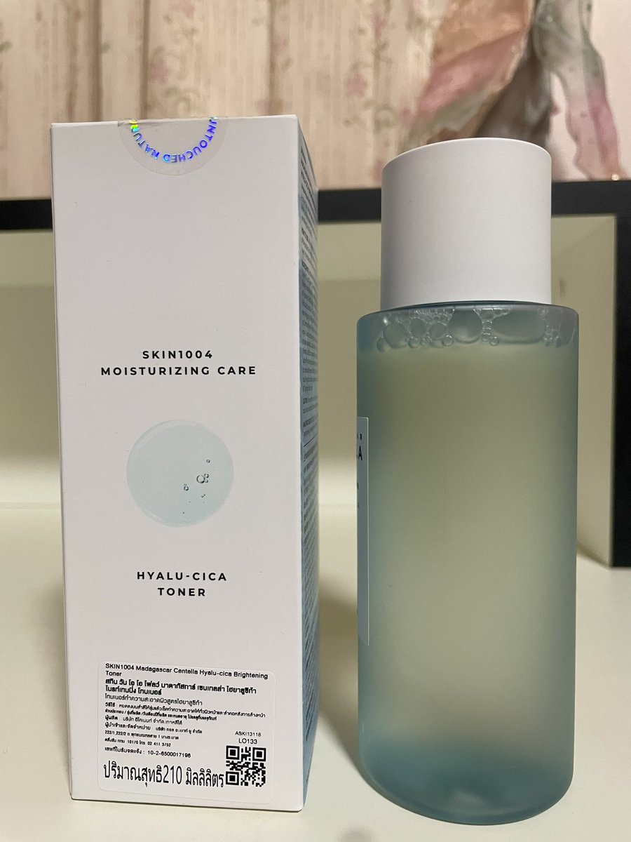 Min60160574's tweet photo. 4. SKIN1004 Hyalu-Cica Brightening Toner 210 ml 
-โทนเนอร์ ไฮยา-ซิกา ไบร์ทเทนนิง เติมน้ำ เติมความชุ่มชื้นให้ผิว 
-ส่งต่อ 400 เหลือ 98% ค่ะ (มีกล่อง) https://t.co/XR3OzboB6l