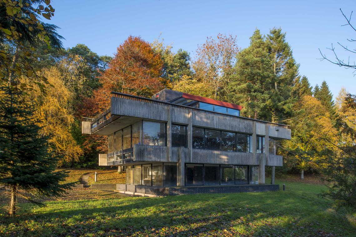 C20Society's tweet image. NEWS: The Bernat Klein Studio, located in the Scottish borders near Selkirk, has recently been advertised for sale at auction. Designed by Peter Womersley in 1972, the Category A listed modernist masterpiece has lain empty and semi-derelict for more then 20 years.
C20 has since…