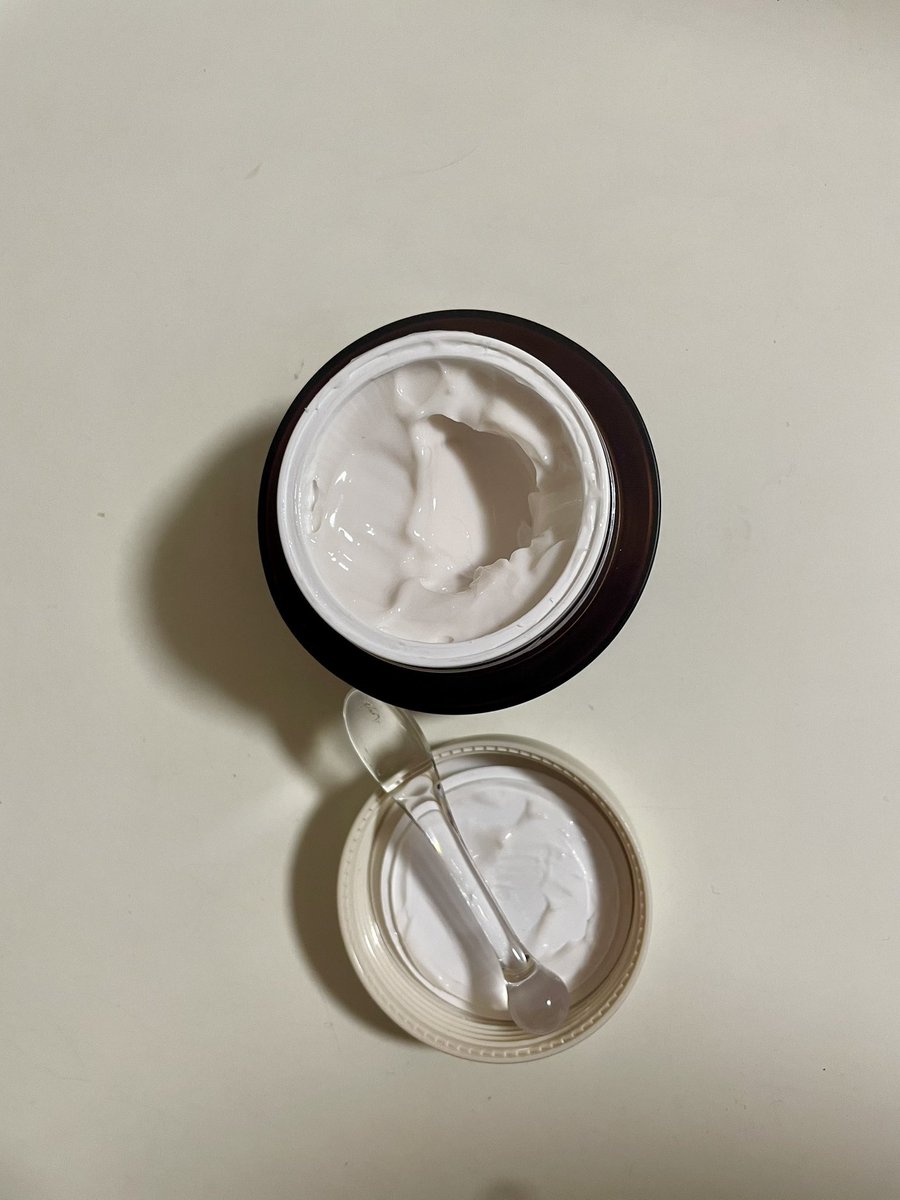 Min60160574's tweet photo. 1. SKIN1004 Madagascar Centella Probio-Cica Enrich Cream 50 ml พร้อมไม้ตักครีม ใช้ไป ประมาณ 4 ครั้ง 
-ช่วยเรื่องริ้วรอย เติมความชุ่มชื้นให้ผิว
-ส่งต่อ 450 (ตอนใช้เราใช้ไม่ตักครีมทุกครั้งค่ะ ,ไม่มีกล่องค่ะ) https://t.co/Mwscop9wCI