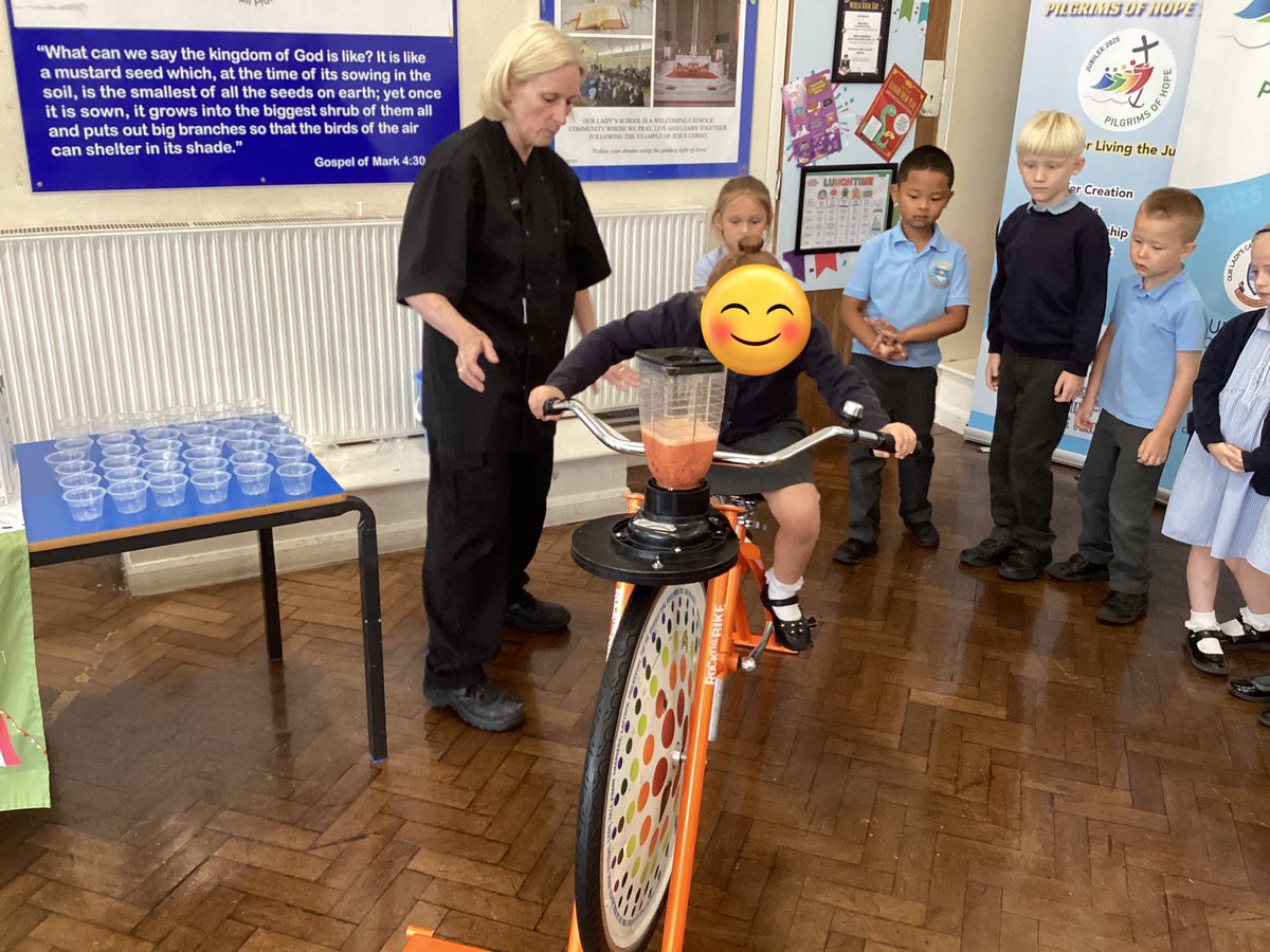 Year 1 making smoothies this morning <a href="/OurLadyandAllS1/">Our Lady and All Saints Catholic MAC</a> #CatholicLife