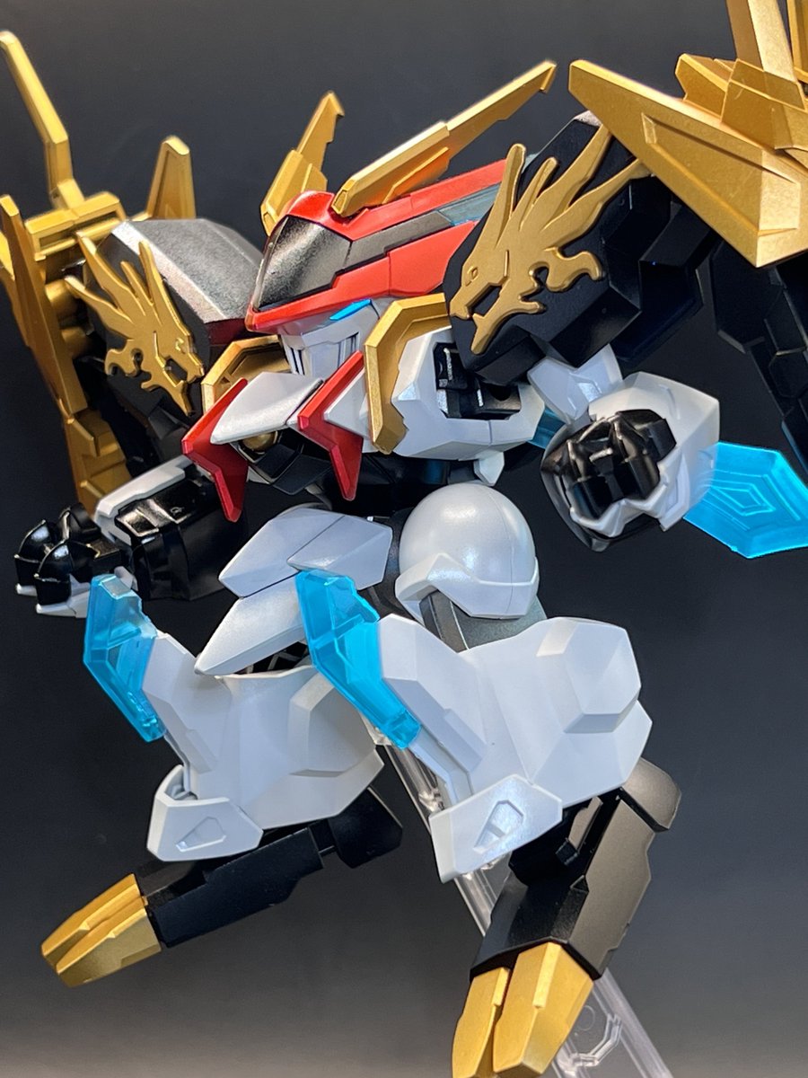 F123_SSCU's tweet image. 三体同時制作ε-(•́ω•̀ )
どれも素晴らしい(≖ᴗ≖ )♡
龍王丸は肩を黒く、皇龍丸は、黒騎士っぽくするつもりが、魔術師の様に
(@_@;)
#魔神創造伝ワタル #神龍王丸 #龍王丸 #皇龍丸
