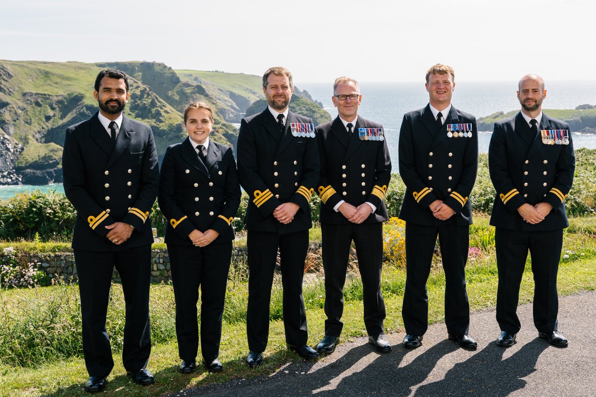 RNASCuldrose's tweet image. Well done to our latest @RoyalNavy air #engineering officers who completed the rigorous training to oversee Merlin helicopter maintenance. 7 achieved certificates of competency, although 3 are deployed and so missed the photo with Rear Adm Finn & Culdrose's Cdr Betts #BZ all.