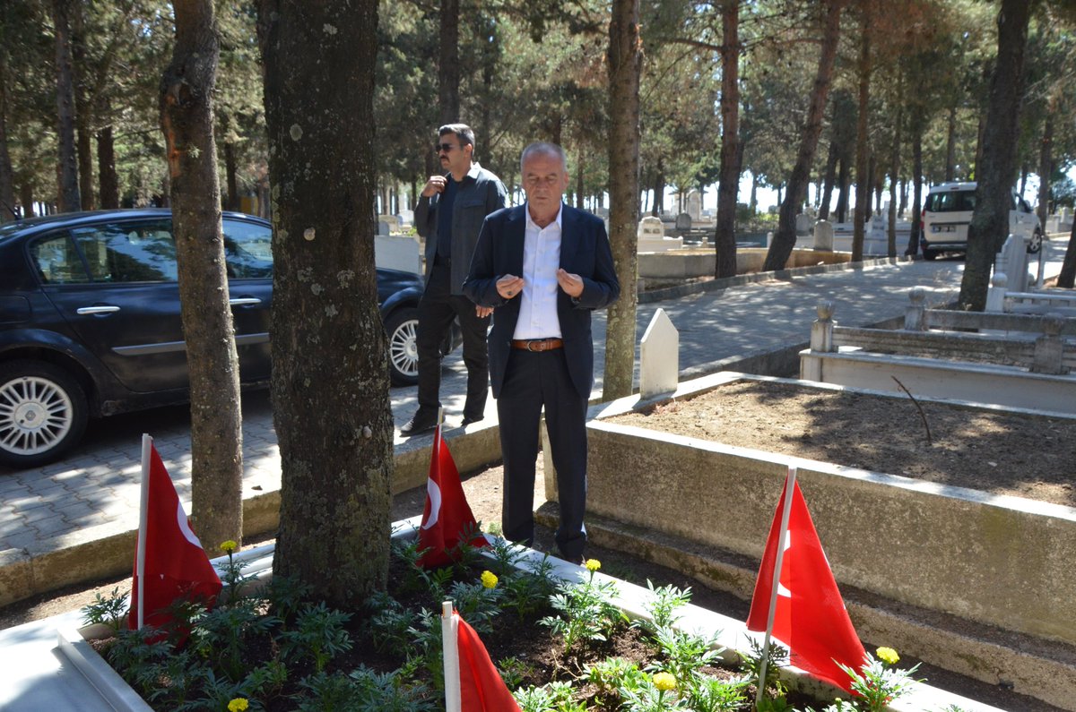 AK Parti Silivri (@silivriakparti) on Twitter photo 15 Temmuz Demokrasi ve Milli Birlik günü kapsamında Silivri Yeni Mezarlık'taki şehitlerimizin kabirlerini AK Parti Silivri İlçe Başkanımız Sayın <a href="/sami_barlas/">Sami Barlas</a> ve teşkilat mensuplarımızla birlikte ziyaret ettik.
Vatanın bekası uğruna canlarını hiçe sayan kahramanlarımızı 15 Temmuz Demokrasi ve Milli Birlik günü kapsamında Silivri Yeni Mezarlık'taki şehitlerimizin kabirlerini AK Parti Silivri İlçe Başkanımız Sayın <a href="/sami_barlas/">Sami Barlas</a> ve teşkilat mensuplarımızla birlikte ziyaret ettik.
Vatanın bekası uğruna canlarını hiçe sayan kahramanlarımızı