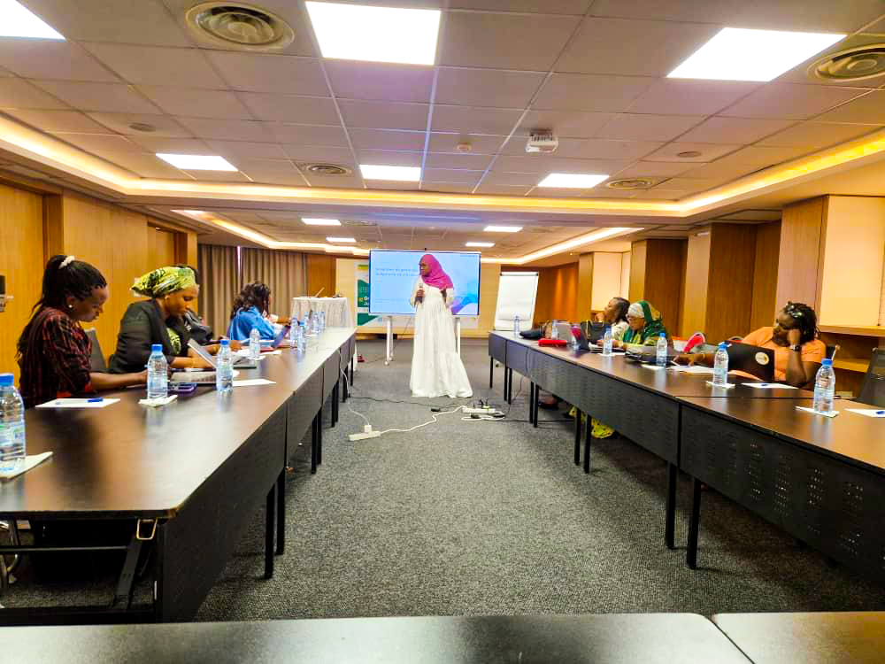 Accountability Lab Mali (@accountlabml) on Twitter photo Félicitations à Aïssata G. Cissé !
Sélectionnée parmi 1 030 candidates, elle a représenté le Mali à Dakar au sein du Programme de bourses pour les femmes de l’écosystème des données probantes.
Un leadership engagé porté par <a href="/accountlabML/">Accountability Lab Mali</a>
#LeadershipFéminin #Redevabilité Félicitations à Aïssata G. Cissé !
Sélectionnée parmi 1 030 candidates, elle a représenté le Mali à Dakar au sein du Programme de bourses pour les femmes de l’écosystème des données probantes.
Un leadership engagé porté par <a href="/accountlabML/">Accountability Lab Mali</a>
#LeadershipFéminin #Redevabilité