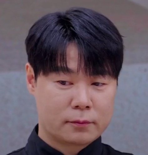 제 친구가 셰프님 다람쥐 닮은거 같대요
(닮았나???)