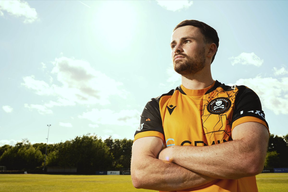 realbedford's tweet photo. Celebrating our latest signing on and off the pitch. Happy Birthday, Conor Tee 🥳

@conortee8 | #RBFC https://t.co/s9Z1S1p92C