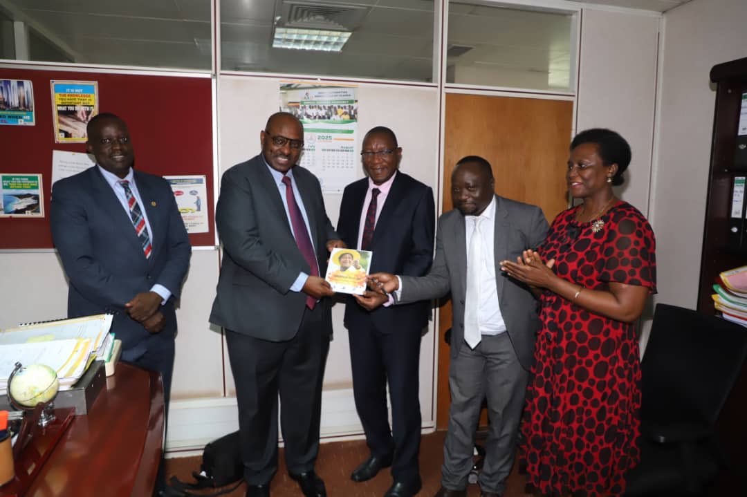 aidscommission's tweet image. Today, the Uganda AIDS Commission team, led by the Director of Finance & Accounts, Quinto Rwotoyera, met the Permanent Secretary - Ministry of Local Gov't, Ben Kumumanya, to discuss, on behalf of the DG, strategies for collaboration & partnership to strengthen HIV interventions…