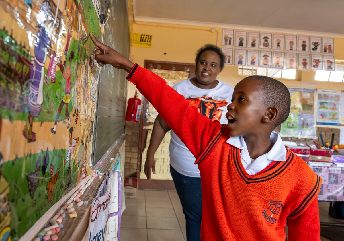 UNICEF South Africa is hiring! 💼

We're looking for someone with a flair for words ✍  to help communicate UNICEF's mission #ForEveryChild in South Africa.

Visit the link below to apply or share with someone you think will be ideal for the job.

unicef.org/southafrica/wo…