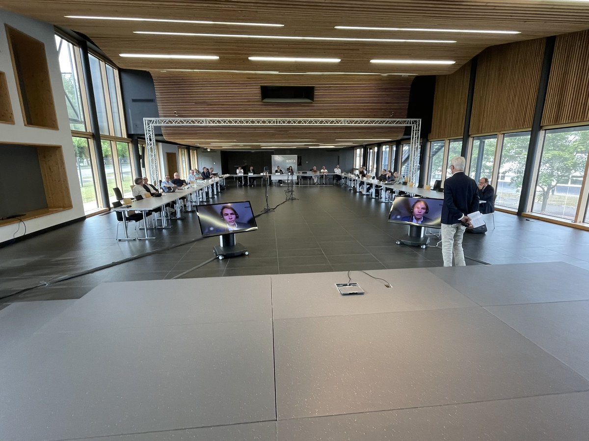 HGC2IME's tweet image. 🔴 Clôture du 23e comité @AccelC2IME @RECIES @InterregGR @DebordValerie @NicolasSchmitEU
Conférence de Grégoire Chauvière Le Drian @EIB
animée par Didier AIT #OptimEASE
▶️Industrie 4.0, décarbonation, souveraineté, IA & blockchain : 4 enjeux clés pour l’avenir industriel 🇪🇺