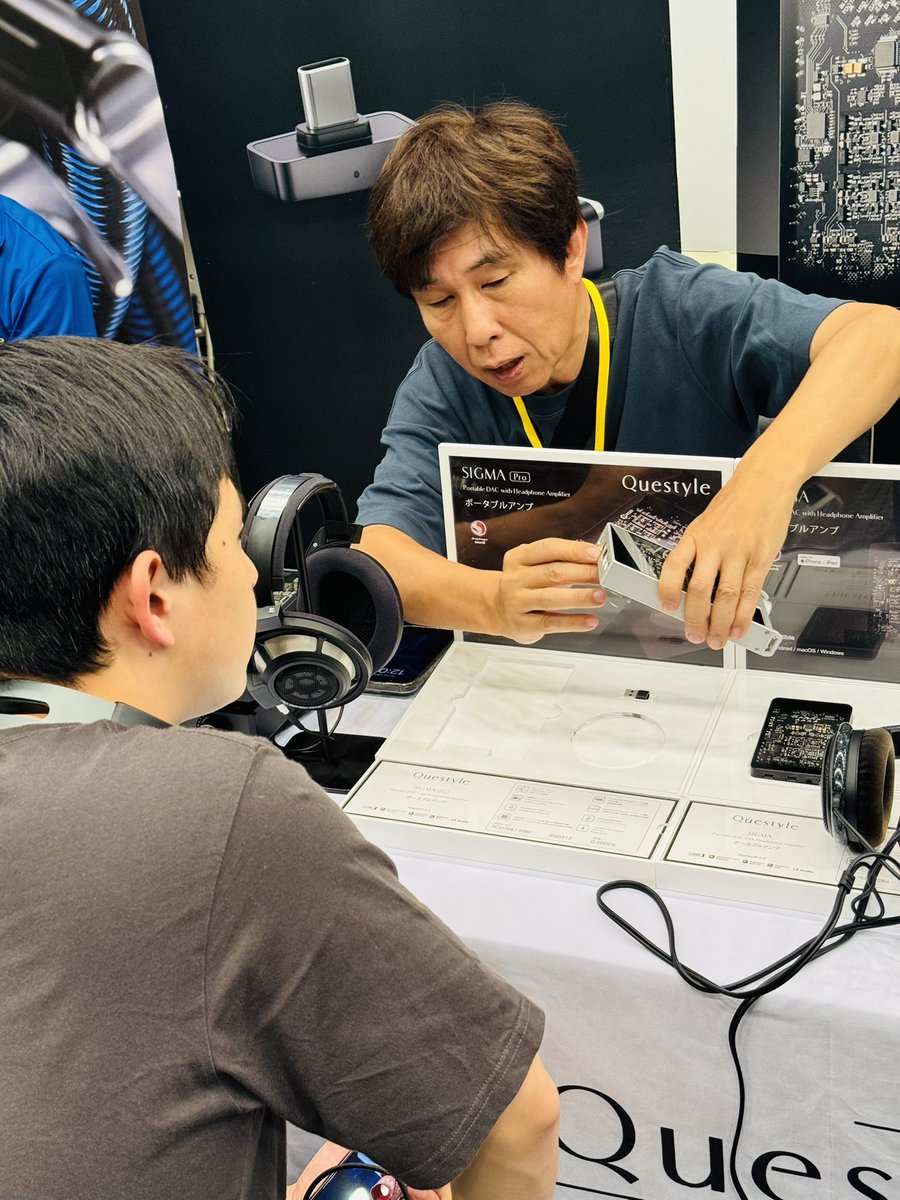 questyle_ official tweet media