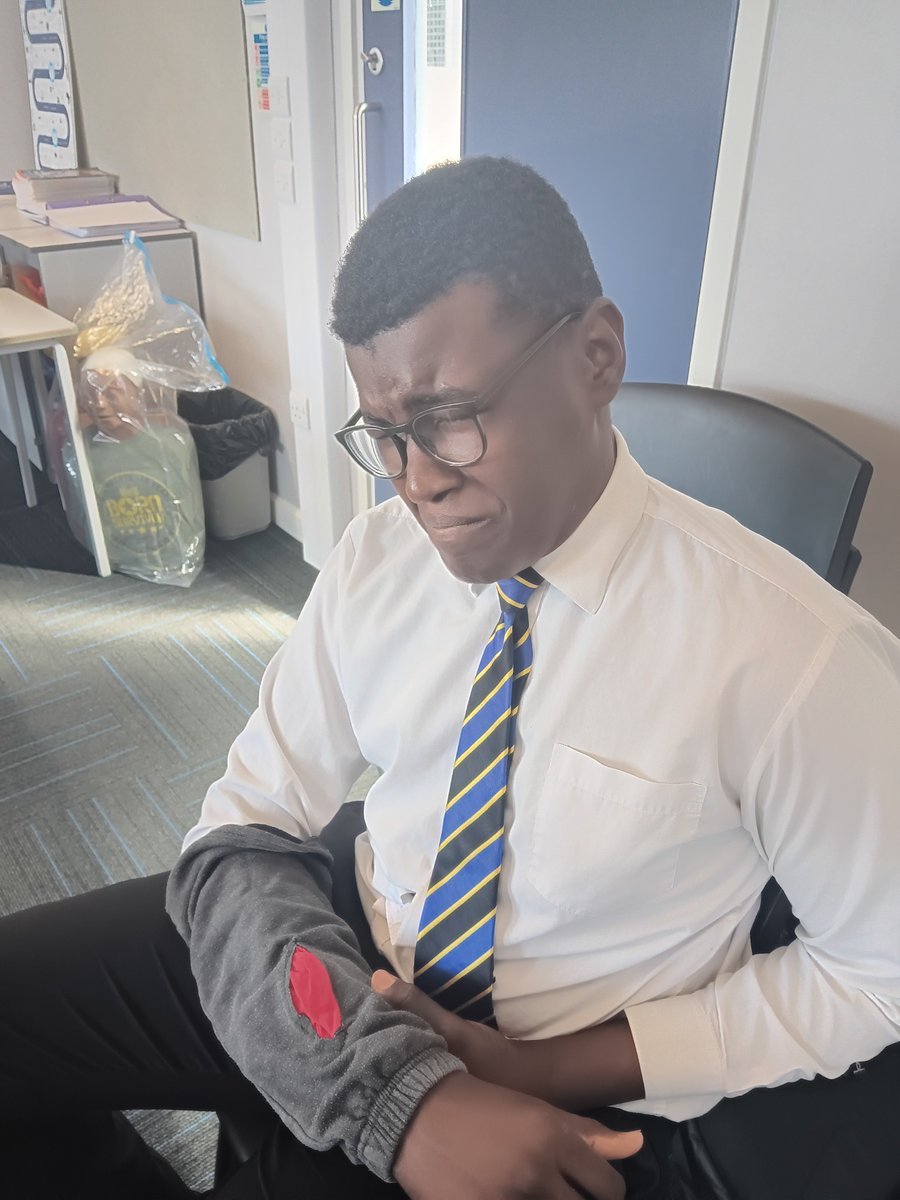 Last week our Duke of Edinburgh Award participants took part in some first aid training ahead of their qualifying expedition.
Students learned how to deal with many different scenarios with lots of practical examples! #DofE