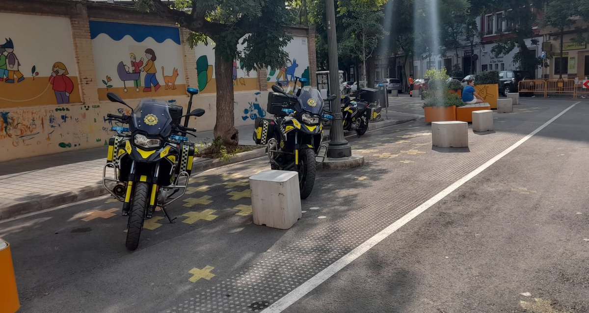 Associació veïnal la Petxina tweet media