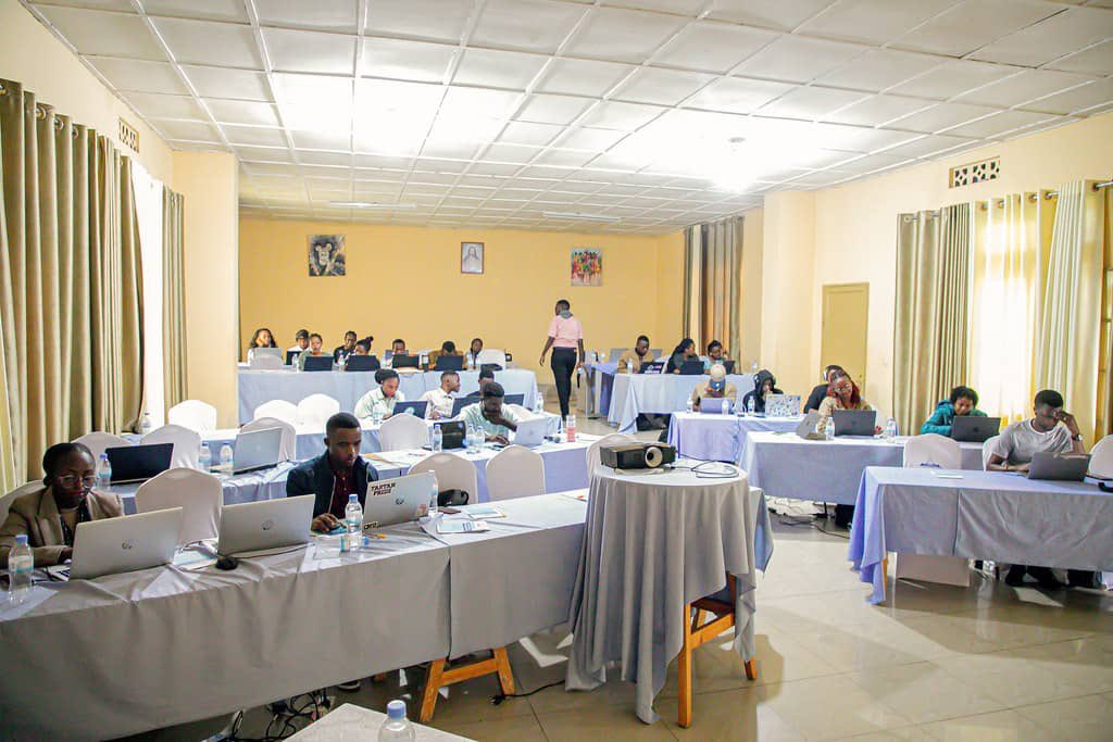 UKinRwanda's tweet photo. Celebrating #WorldYouthSkillsDay!

Throwback to our joint organised 🇬🇧 &amp; @statisticsRW dynamic hackathon in 2024.

We empowered 🇷🇼students to use tech to solve real-life issues - from smarter data sharing to innovations in health, agric &amp; more.🌍💡
#GoFarGoTogether #YouthSkills https://t.co/U17VJx3ce0