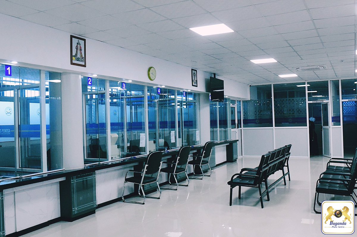 Katikkiro agguddewo ekizimbe galikwoleka ekya Buddu CBS Pewosa Sacco. 

Ekizimbe kino kizimbiddwa ku musingi gw'obwegassi okuva mu bantu ba Kabaka ab'e Buddu. 

Omulabirizi wa West Buganda Gasta Nsereko, y'akulembeddemu essaala egguddewo ekizimbe "Meeru". 

Baminisita ba Kabaka