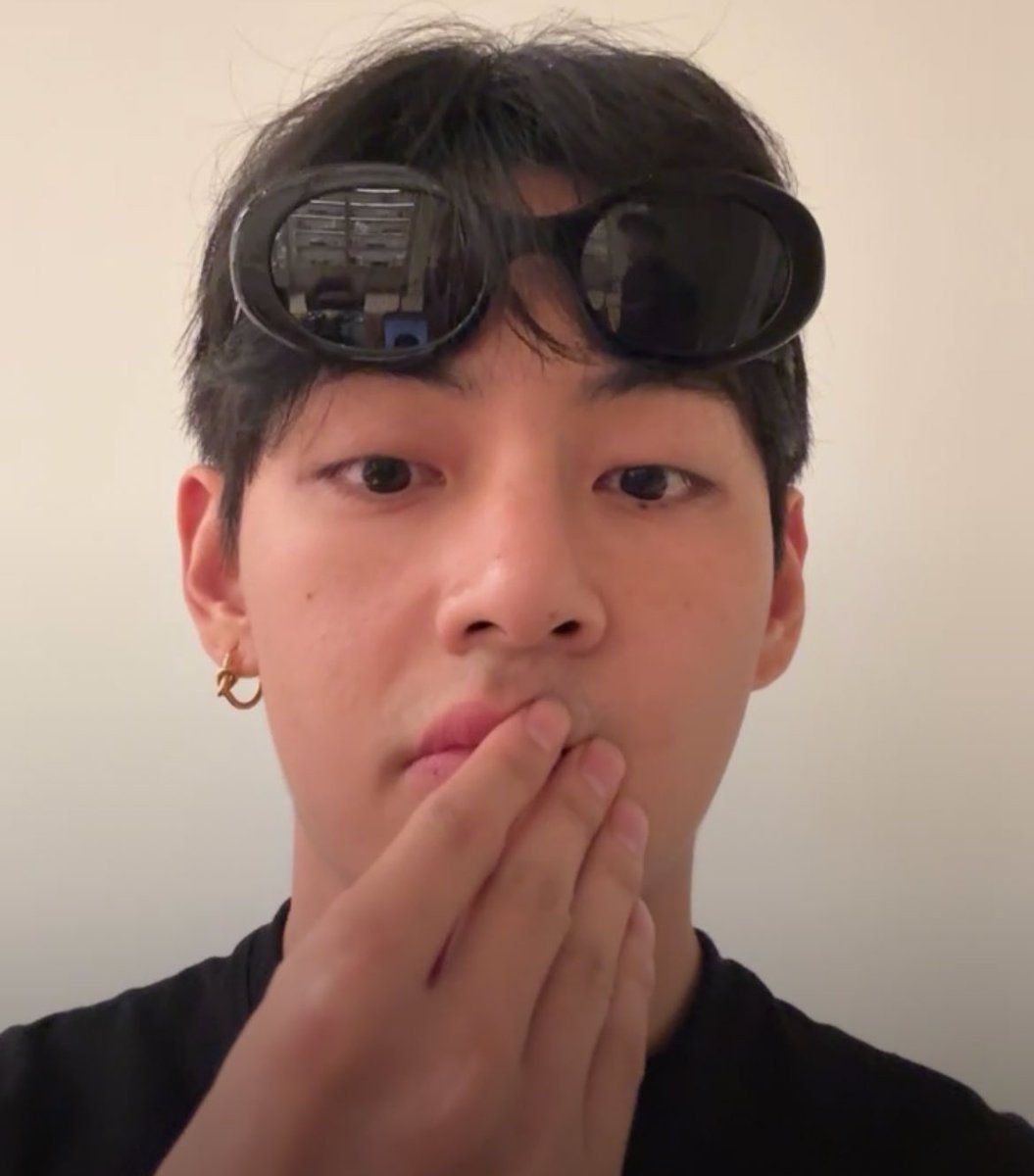 เอ๋ง tweet media