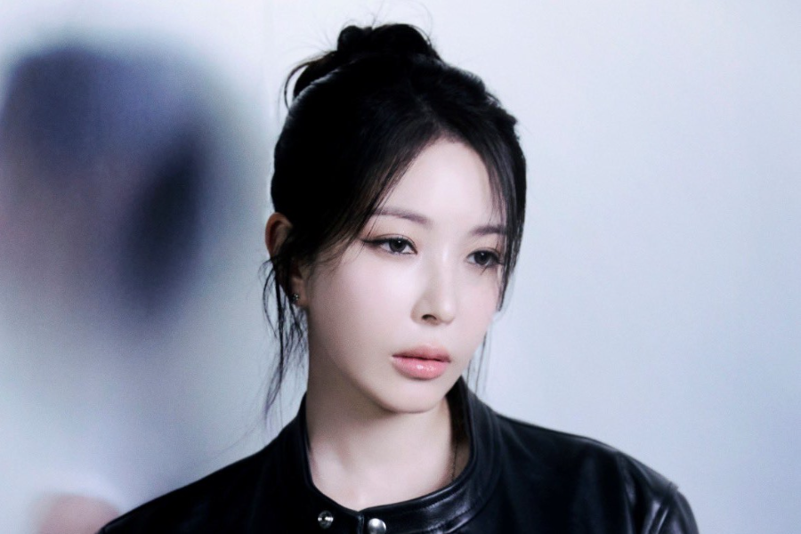 soompi's tweet photo. #BoA Cancels Solo Concert Due To Knee Surgery
https://t.co/0rAcGFndPk https://t.co/v0cYQEKPwB