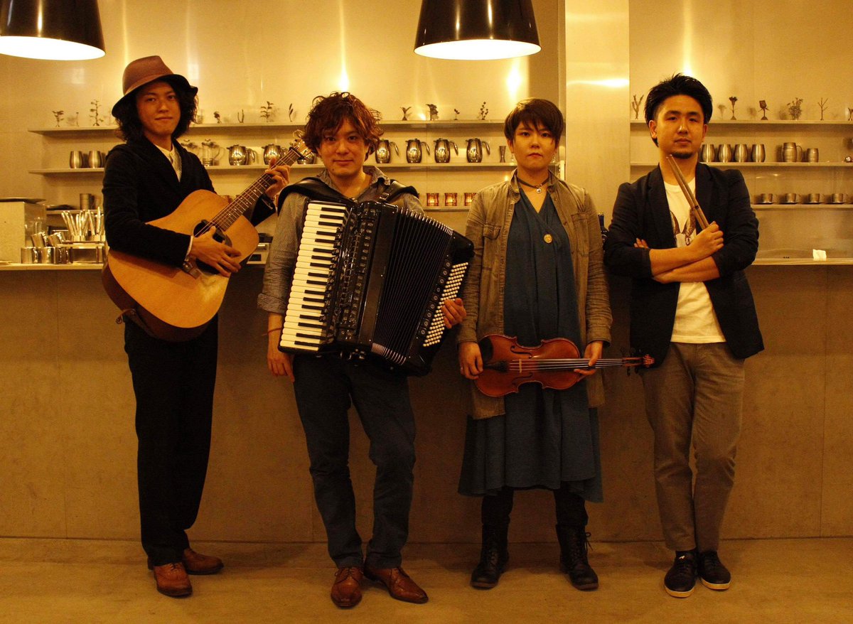 Groovedge4's tweet image. 7/18(金)
GROOVEDGE 夏のワンマンライブ
出演 GROOVEDGE
開場18:30 19:30
前売4000 当日4500
会場 キーストン倶楽部東京
(港区六本木7-4-12)
予約x.gd/NI0hF
今回は大人の雰囲気漂う会場で!お待ちしております🌉