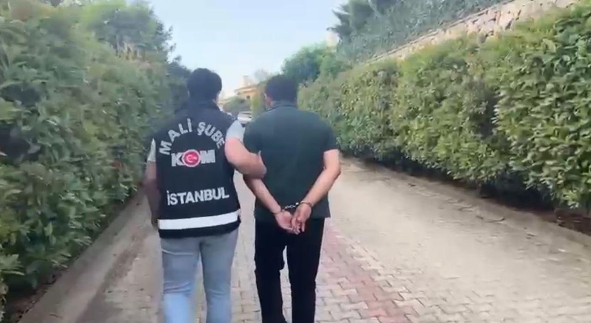 FETÖ'nün güncel finans yapılanmasına operasyon:

9 ilde 26 kişi gözaltına alındı, HAKMAR ve TATBAK zincir marketlere kayyum atandı.

tr.trthaber.com/1/20f09422
