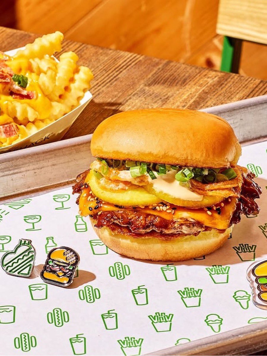 human made shake shack キーホルダー ピンズ セット HUMAN MADE - HUMAN MADE シェイクシャック コラボ 店舗限定