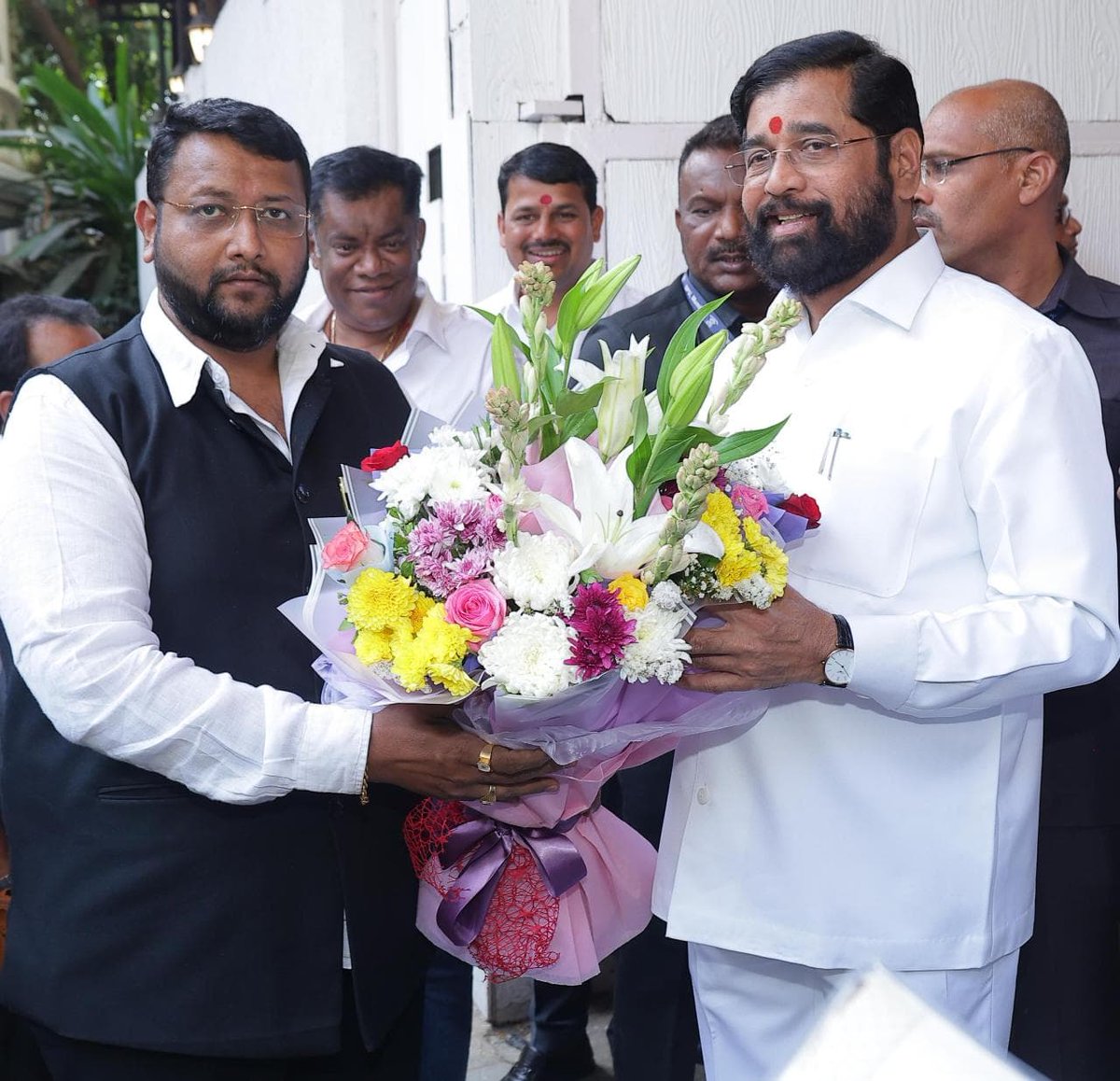 KawadeJaideep's tweet photo. महाराष्ट्राचे 
लाडके उपमुख्यमंत्री मा. एकनाथ शिंदे साहेब 
यांची आज सादिछ भेट घेऊन
 येणाऱ्या महानगरपालिका निवडणुकीबाबत चर्चा
 करताना महाराष्ट्र लघु उद्योग विकास महामंडळा चे उपाध्यक्ष (राज्यमंत्री दर्जा प्राप्त) तसेच पीपल्स रिपब्लिकन पार्टी चे राष्ट्रीय कार्याध्यक्ष जयदीप भाई कवाडे https://t.co/X3cZTMaFa3