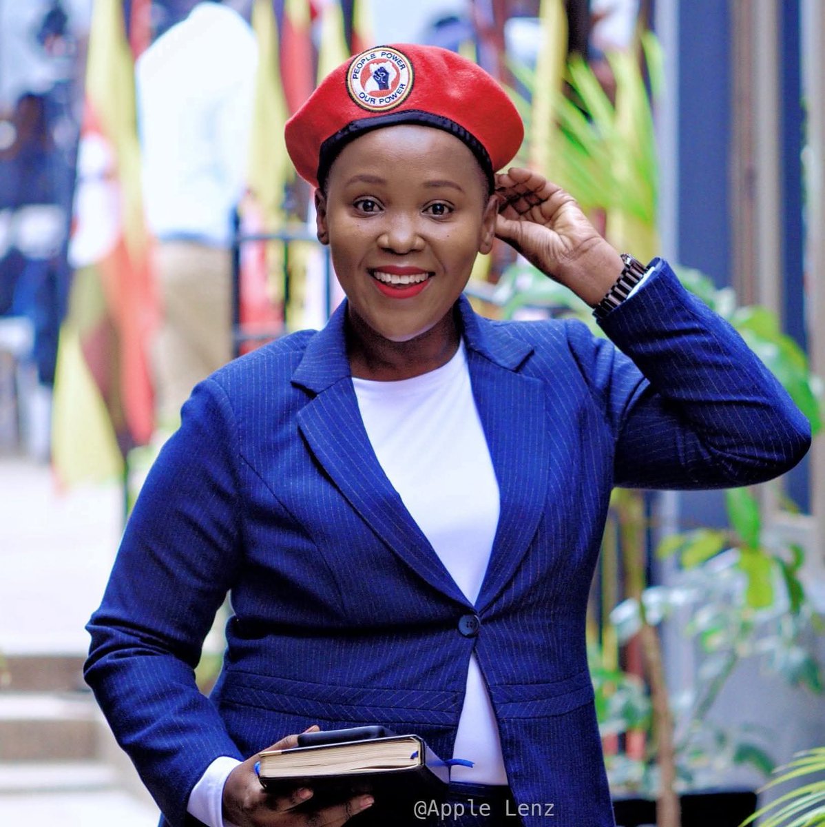 Bobi_Giant's tweet image. We support leaders based on visible impact. Our leader, a dedicated lawyer, has delivered results and served selflessly. Let's focus on the positive change. 'The world looks for those who have done something, not those who explain why. Quick recovery Mama Kampala @ShamimMalende