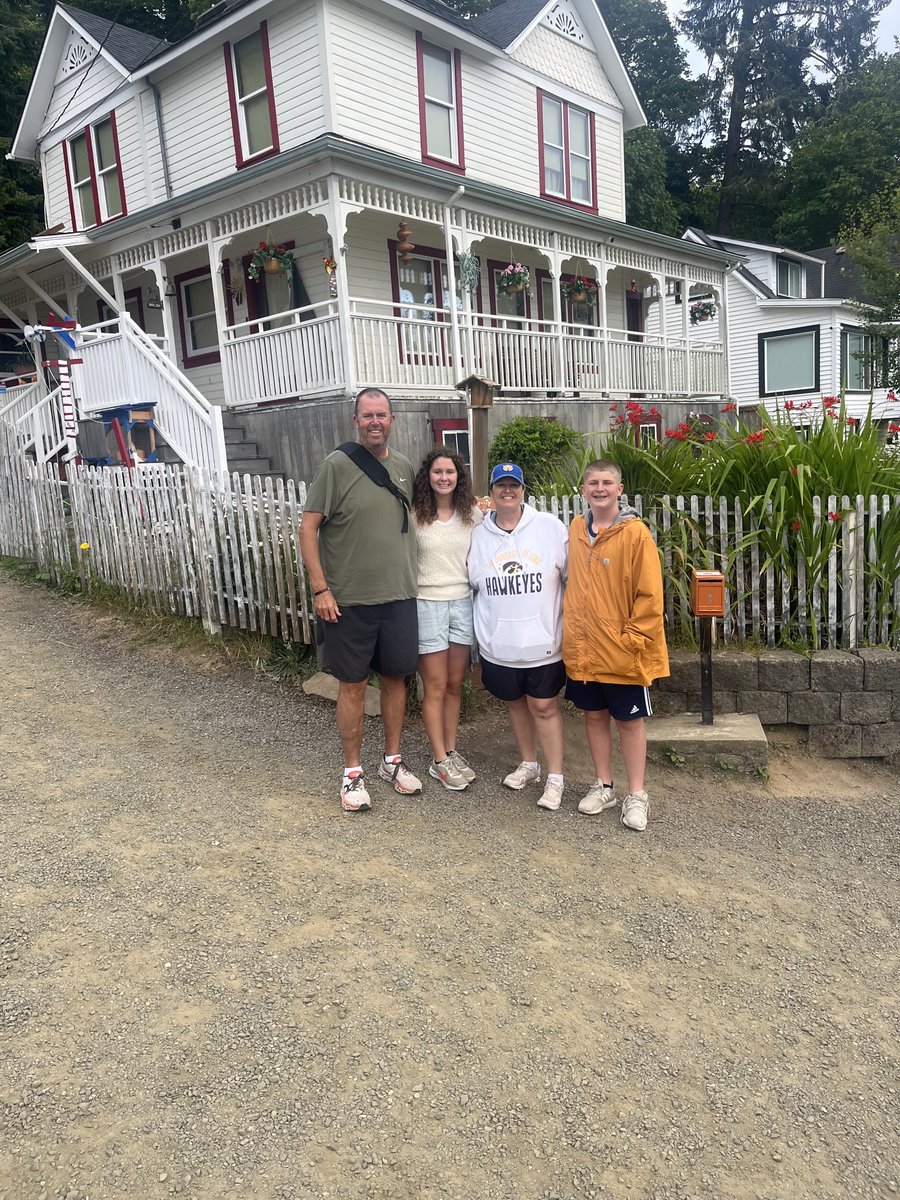 Libolt Family Vacation!
Day 2
12 Hr day up the Pacific Coast Scenic Byway.
Started in Pacific City and ended up in Astoria. Was a beautiful day of beaches, haystack rocks, state parks, and even got a few pics from the Goonies…House was pretty cool! No truffle shuffles today!