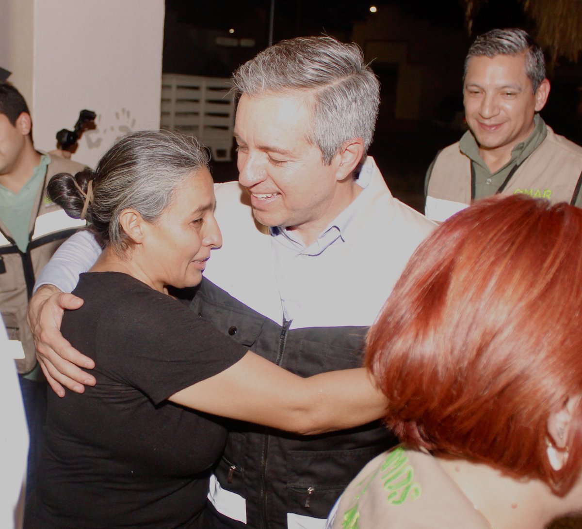 DelValleColosio's tweet photo. ☕  Vean nada más, con quienes me eché un cafecito platicador, con vecinas y vecinos de la colonia Puerta del Rey, en #Hermosillo, con quienes conversamos sobre la comunidad y sus necesidades y cómo podemos trabajar juntas y juntos.

Quedamos en regresar y hacer equipo para rescatar sus espacios públicos. Así se vive la #transformación: con cercanía, compromiso y siempre de la mano de la gente. 🤝🏼
#VamosADarle✌️