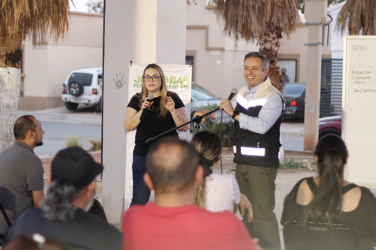 DelValleColosio's tweet photo. ☕  Vean nada más, con quienes me eché un cafecito platicador, con vecinas y vecinos de la colonia Puerta del Rey, en #Hermosillo, con quienes conversamos sobre la comunidad y sus necesidades y cómo podemos trabajar juntas y juntos.

Quedamos en regresar y hacer equipo para rescatar sus espacios públicos. Así se vive la #transformación: con cercanía, compromiso y siempre de la mano de la gente. 🤝🏼
#VamosADarle✌️