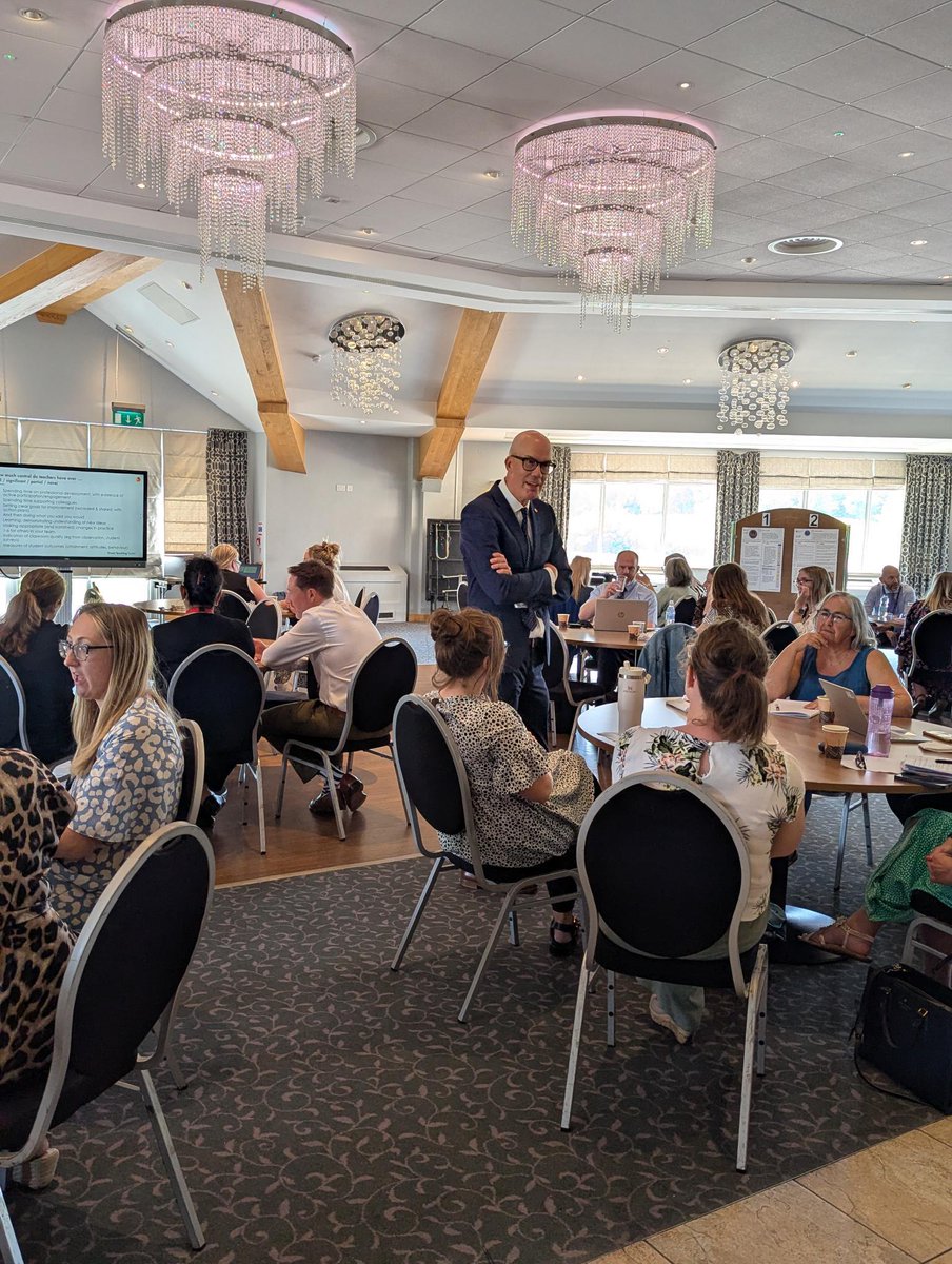 EvidenceInEdu's tweet image. Last week we celebrated the end of year with schools using the Great Teaching Toolkit through the @WELL_Project_
We enjoyed reading everyone's posters and learning more about how they've used the Great Teaching Toolkit over the last year, along with the impact they've seen in…