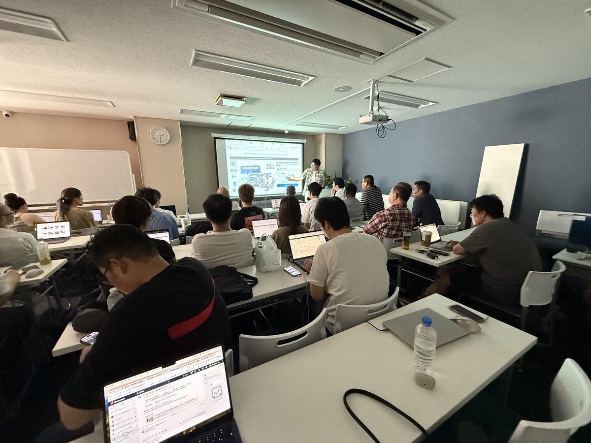 falcondct's tweet photo. 今日も熱い勉強会でした！ 外の暑さに負けない会場の熱気！平日昼間の大阪難波に40名の仲間が集結！
ebayカメラ販売の知識を共有し合える最高のコミュニティです📸 毎月開催してます！ https://t.co/yYAaGSfcRZ