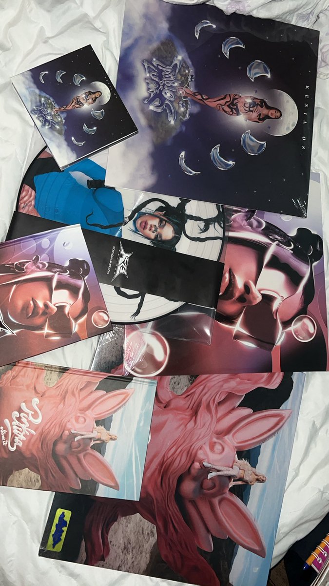 Feliz vida a la creadora de estas 3 joyas.

Te amo infinitamente <a href="/keniaos/">NINI</a>, gracias por tanto, felices 26 vueltas al sol 🥺💗

HBD KENIA OS