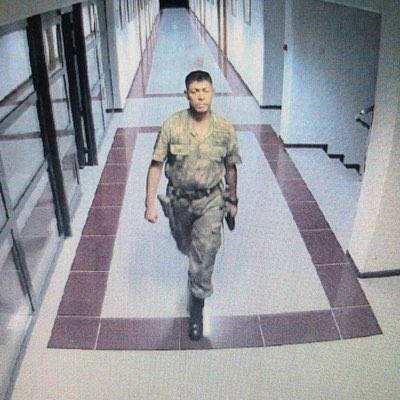 Cüzdanından 1 dolar çıkması yerine vücudundan 30 kurşun çıkmasını tercih eden #15Temmuz kahramanı Ömer Halisdemir

Bu Vatan sana minnettar 🇹🇷