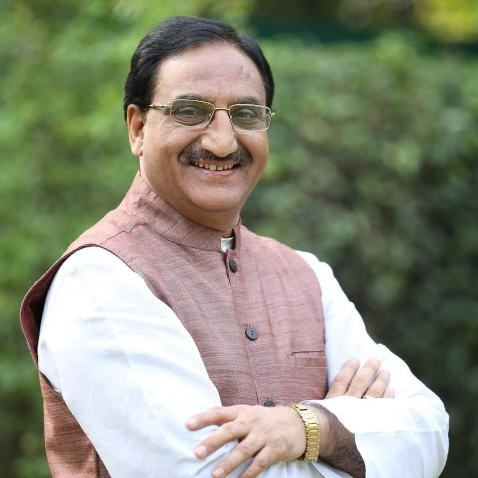 उत्तराखंड के पूर्व मुख्यमंत्री एवं पूर्व केंद्रीय मंत्री, श्री रमेश पोखरियाल 'निशंक' जी को जन्मदिन की हार्दिक बधाई एवं शुभकामनाएं।

बाबा केदारनाथ जी से प्रार्थना है कि आपको दीर्घायु, उत्तम स्वास्थ्य एवं प्रसन्नता प्रदान करें। आप सर्वदा देश सेवा में अग्रसर रहें ऐसी कमान है।
