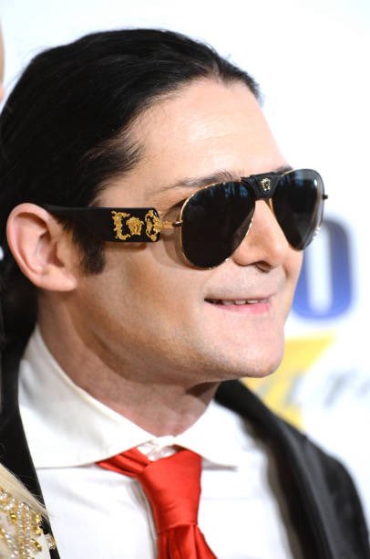 angryenchilada's tweet image. Day 290 tweeting a photo of @Corey_Feldman until he goes on the @passthegravypod podcast