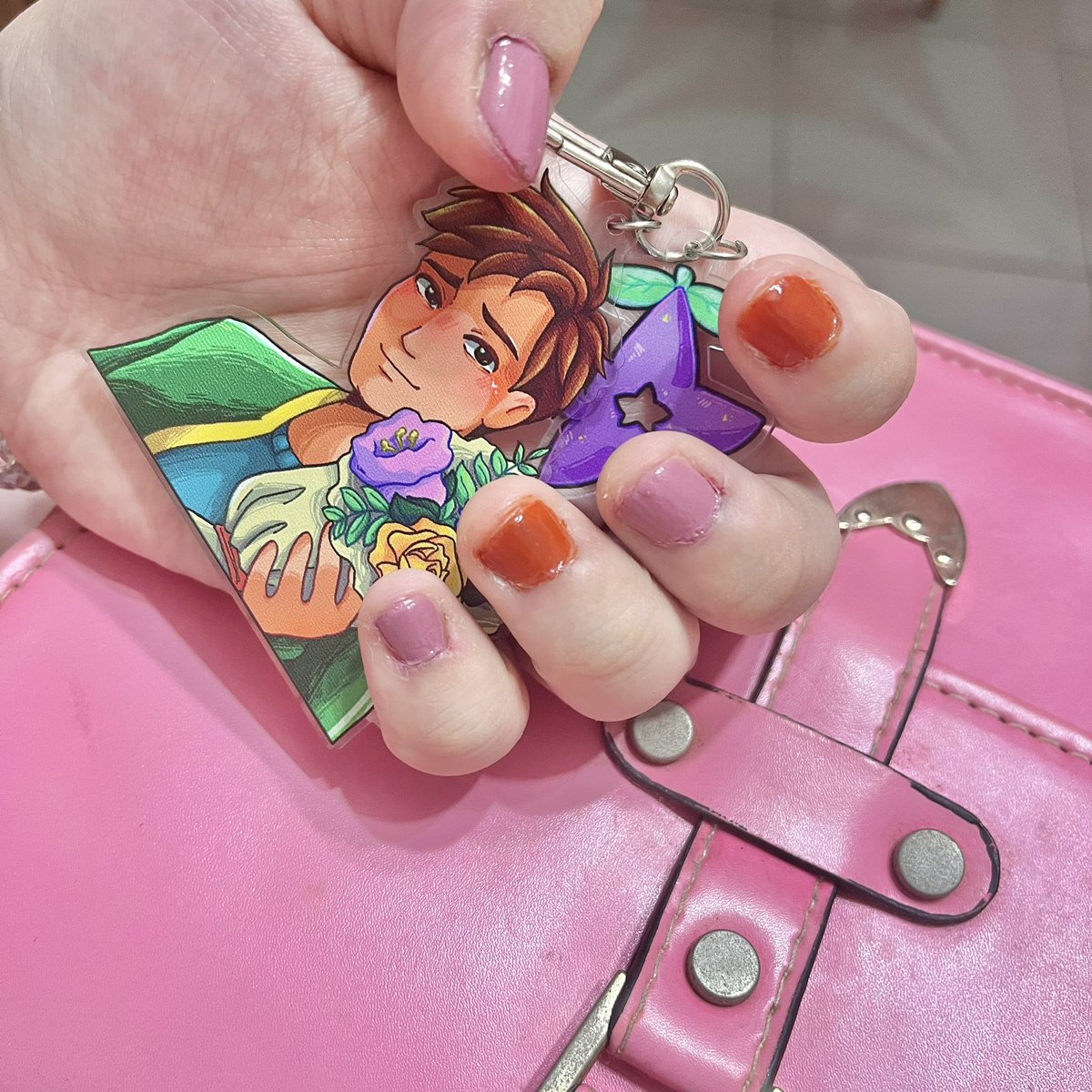 will be out today 'til evening!! will reply to messages later tonight but have a pic of my painted nails and an alex charm made by <a href="/sappaceal/">CappaSeal</a> !!