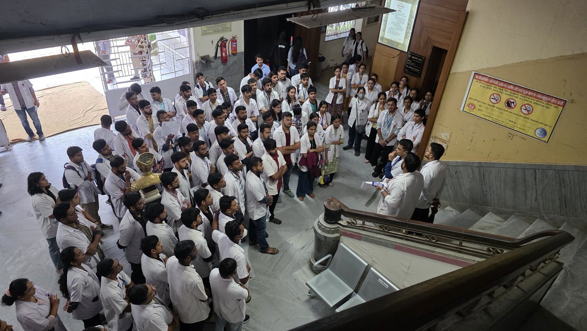 Nileshmahajn101's tweet image. #Doctorsdemand बी जे मेडिकल कॉलेजमध्ये इंटर्नशिप करणाऱ्या डॉक्टरांचा गेले तीन महिने स्टायपंड न दिल्याने प्रशासनाविरुद्ध एएसएमआय संघटनेचे पञ देत वेळेत स्टायपंड देण्याची मागणी #bjmedicalcollege #Pune