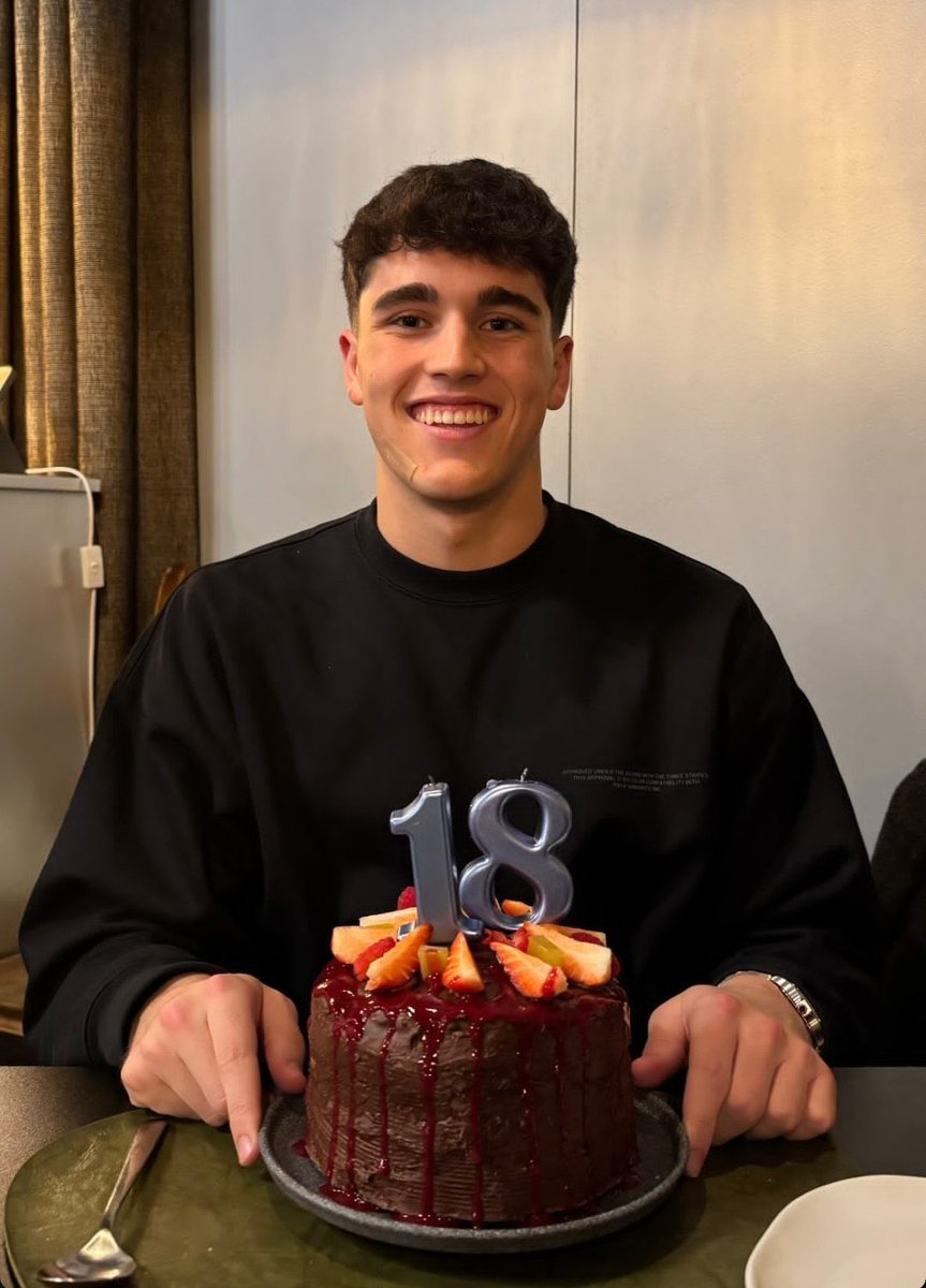 GBarca_'s tweet photo. Innocent Cubarsi and gangster Yamal birthdays https://t.co/PJhvJBBStd